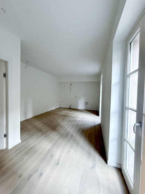Soggiorno - Three-room apartment via Pusterla, Brescia - photo 3