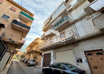 Foto 1 - Quadrilocale via San Martino
 
12, Carini - foto 1