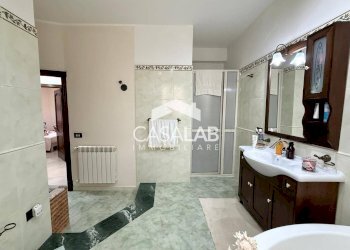 Foto 24 - Quadrilocale via San Martino
 
12, Carini - foto 23