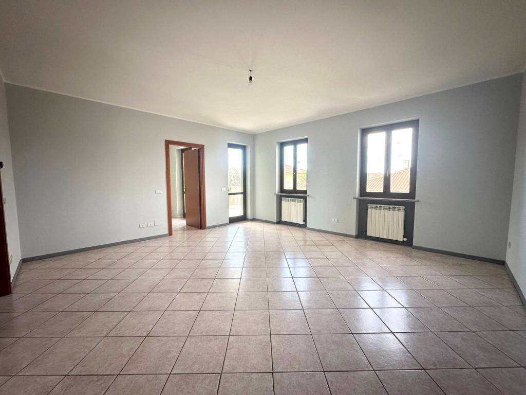 Soggiorno - Trilocale via Leonardo da Vinci, Pombia - foto 2