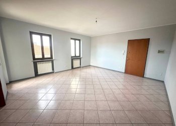 Soggiorno - Trilocale via Leonardo da Vinci, Pombia - foto 1