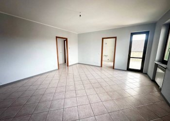 Soggiorno - Trilocale via Leonardo da Vinci, Pombia - foto 4