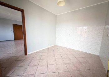 Salone - Trilocale via Leonardo da Vinci, Pombia - foto 8