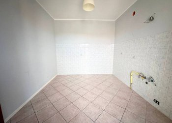 Cucina - Trilocale via Leonardo da Vinci, Pombia - foto 9