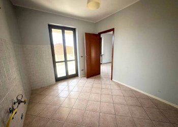 Cucina - Trilocale via Leonardo da Vinci, Pombia - foto 10