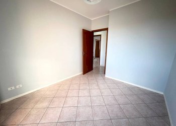 Camera da letto - Trilocale via Leonardo da Vinci, Pombia - foto 30