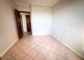 Camera da letto - Trilocale via Leonardo da Vinci, Pombia - foto 31