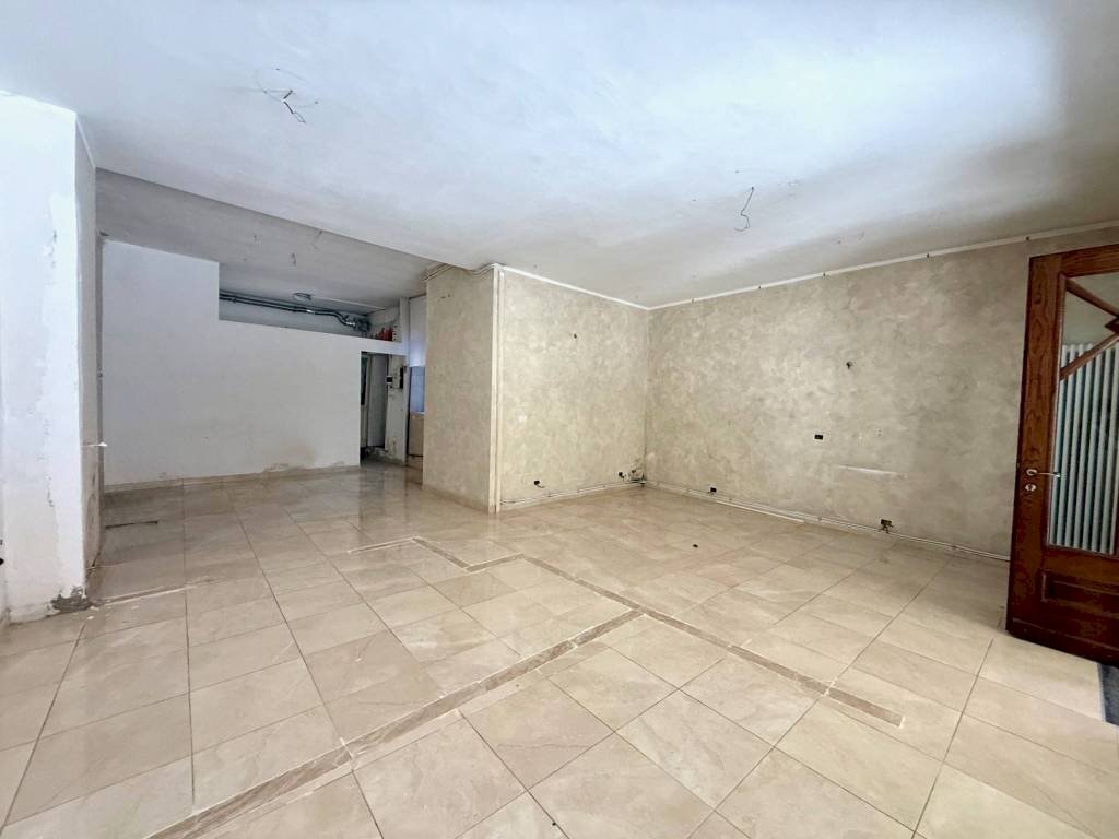 Magazzino - Negozio via Ferruccio Valobra, 170, Carmagnola - foto 2