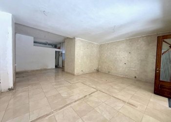 Magazzino - Negozio via Ferruccio Valobra, 170, Carmagnola - foto 2