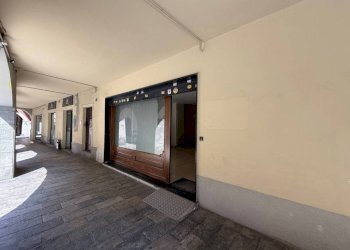 Interno palazzo - Negozio via Ferruccio Valobra, 170, Carmagnola - foto 12