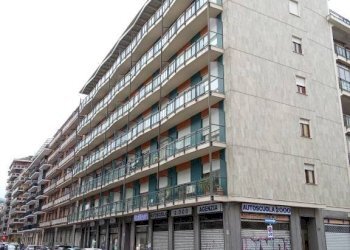 Facciata - Box via Garessio, 6, Torino (zona Nizza Millefonti) - foto 2