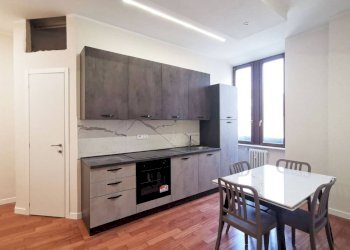 Cucina - Bilocale via Alba, 1, Torino (zona Lingotto) - foto 4