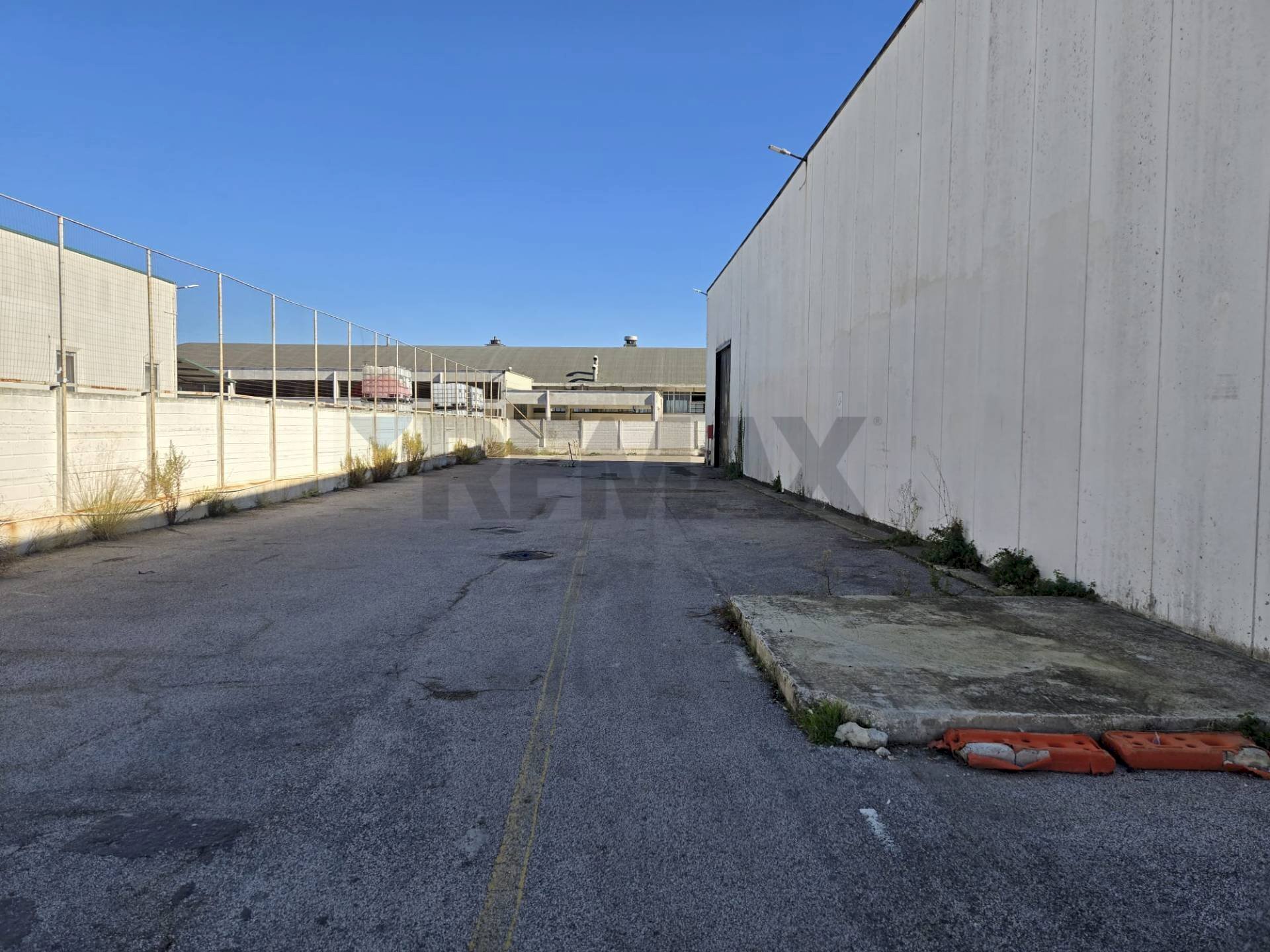 Edificio all\'aperto - Capannone Via delle Arance
1, Pomezia - foto 3