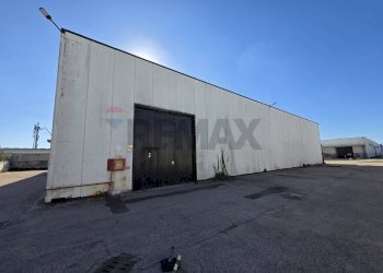 Edificio all\'aperto - Capannone Via delle Arance
 
1, Pomezia - foto 2