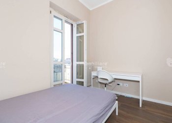 Camera da letto - Trilocale strada del Fortino, 19, Torino (zona Valdocco) - foto 11