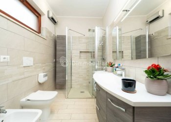 Bagno - Appartamento via Piave, 20/3, Cocconato - foto 12