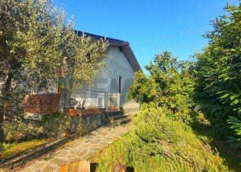 Giardino - Casa indipendente Beverino - foto 4