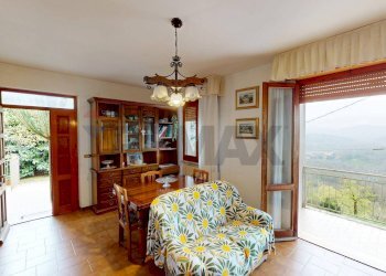 Sala da pranzo - Casa indipendente Beverino - foto 10