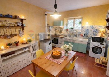 Cucina - Casa semi indipendente Calice al Cornoviglio - foto 10