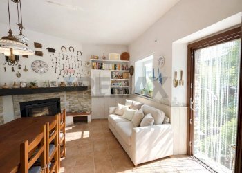 Sala da pranzo - Casa indipendente Via Ferriere
 
snc, Carrodano - foto 3