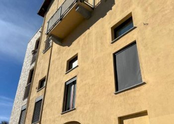 Facciata - Bilocale via P. Porro, 4c, Albavilla - foto 3