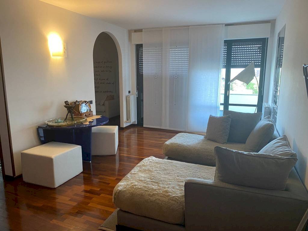 Salone - Three-room apartment via Giacomo Leopardi, 33/a, Erba - photo 1