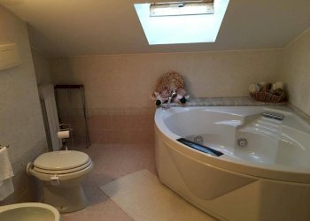 Bagno - Three-room apartment via Giacomo Leopardi, 33/a, Erba - photo 21