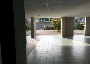 Interno palazzo - Three-room apartment via Giacomo Leopardi, 33/a, Erba - photo 22