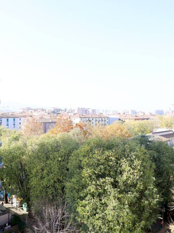 Vista - Four-room apartment via Francesco Baracca, Bologna (neighborhood Saffi) - photo 2
