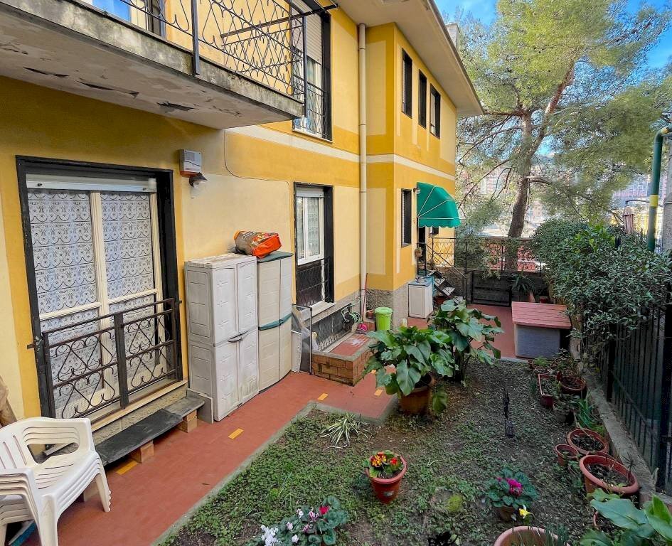 Giardino - Three-room apartment via Giulio Tanini, 29B, Genova (neighborhood Borgoratti) - photo 1