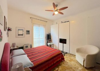 Camera da letto - Trilocale via Giulio Tanini, 29B, Genova (zona Borgoratti) - foto 2