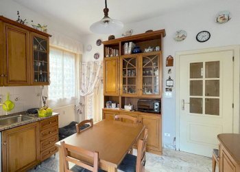 Cucina - Trilocale via Giulio Tanini, 29B, Genova (zona Borgoratti) - foto 9