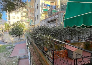 Giardino - Trilocale via Giulio Tanini, 29B, Genova (zona Borgoratti) - foto 27