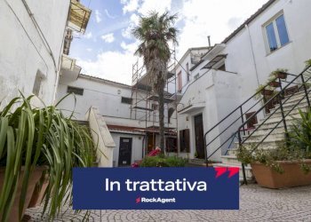 Cortile interno - Trilocale largo Raffaele Marincola Cattaneo, 33, Catanzaro - foto 1