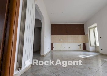 Cucina - Trilocale largo Raffaele Marincola Cattaneo, 33, Catanzaro - foto 6