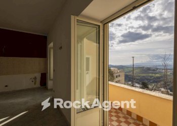 Terrazzo - Trilocale largo Raffaele Marincola Cattaneo, 33, Catanzaro - foto 13