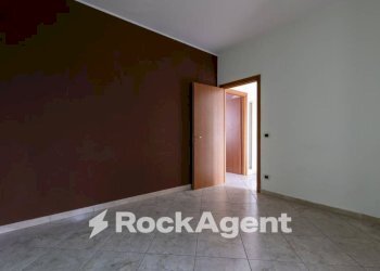 Camera da letto - Trilocale largo Raffaele Marincola Cattaneo, 33, Catanzaro - foto 23