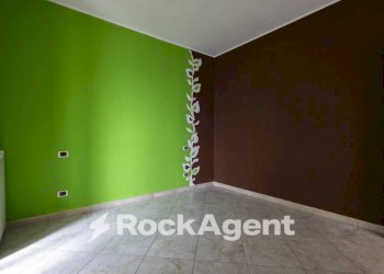 Camera da letto - Trilocale largo Raffaele Marincola Cattaneo, 33, Catanzaro - foto 24