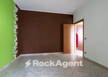 Camera da letto - Trilocale largo Raffaele Marincola Cattaneo, 33, Catanzaro - foto 26