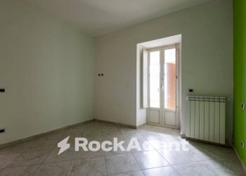 Camera da letto - Trilocale largo Raffaele Marincola Cattaneo, 33, Catanzaro - foto 27