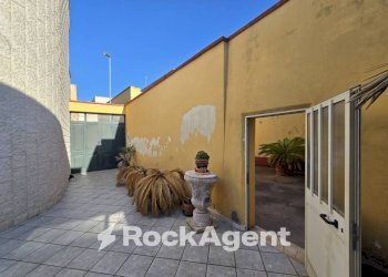 Cortile interno - Stabile - Palazzo via Principe di Napoli, 31, Carmiano - foto 3