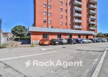 Negozio via del Triumvirato, 89/A, Bologna (zona Borgo Panigale) - foto 12