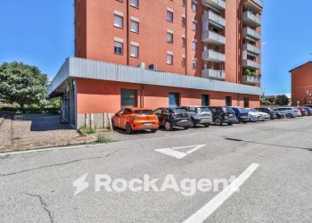 Negozio via del Triumvirato, 89/A, Bologna (zona Borgo Panigale) - foto 24