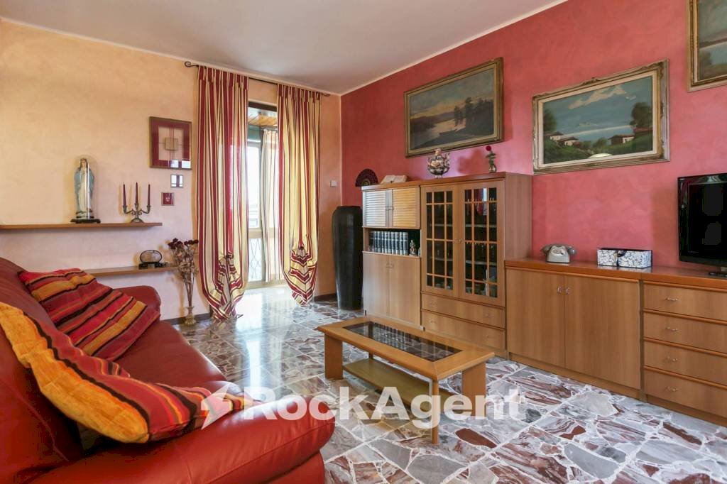 Salone - Three-room apartment via Enrico Frizzoni, 16, Treviolo - photo 2