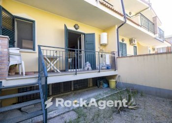 Cortile interno - Villa a Schiera via Reggio Calabria, 20, Montauro - foto 15