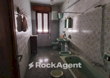 Casa indipendente piazza F. Caligiuri, Amato - foto 11