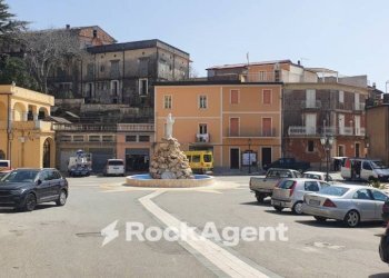 Casa indipendente piazza F. Caligiuri, Amato - foto 14