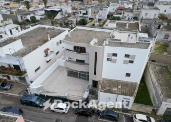 Negozio via Vittorio Veneto, 126, Ruffano - foto 2