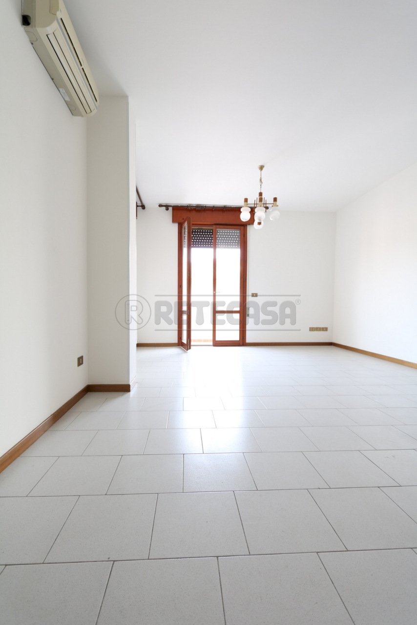 IMG_7870.JPG - Appartamento Via delle Casermette, Vicenza - foto 2