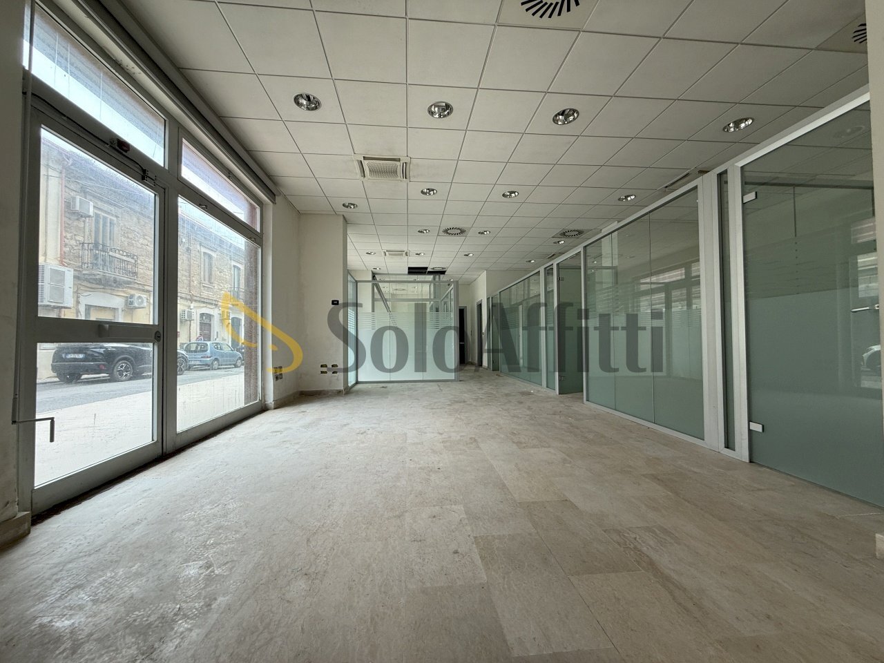 image00018.jpeg - Commercial Premises Via Nazario Sauro 9, Catanzaro - photo 1